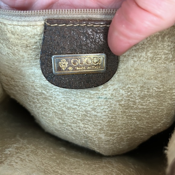 Gucci G Logo Bucket Bag with COA included - Picture 6 of 16